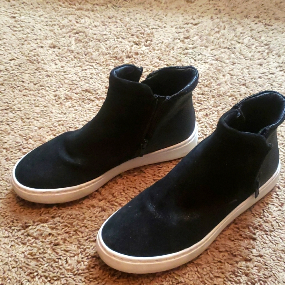 Ankle booties